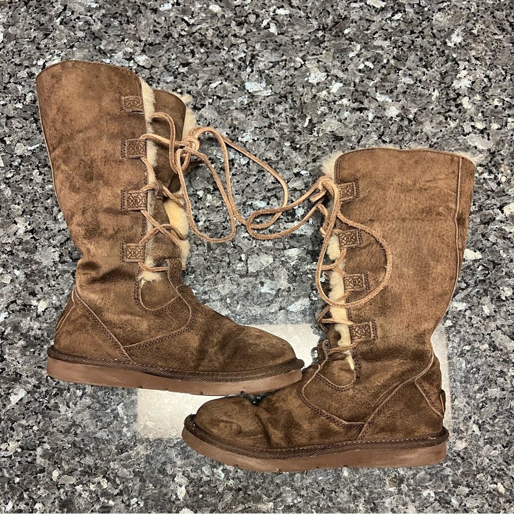 UGG Tribal Moccasin Lace Up Fur Brown Boots size 5